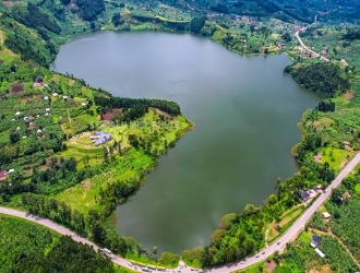 The Ultimate Uganda Safari Circuit: What to Expect on Every Day